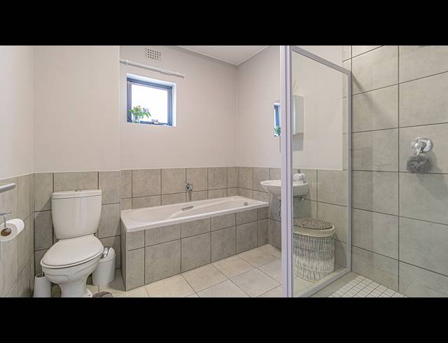 2 BEDROOM APARTMENT TO LET IN PARKLANDS NORTH